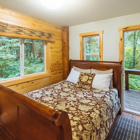 Bella Coola Grizzly Tours And Resort Hagensborg Exterior foto