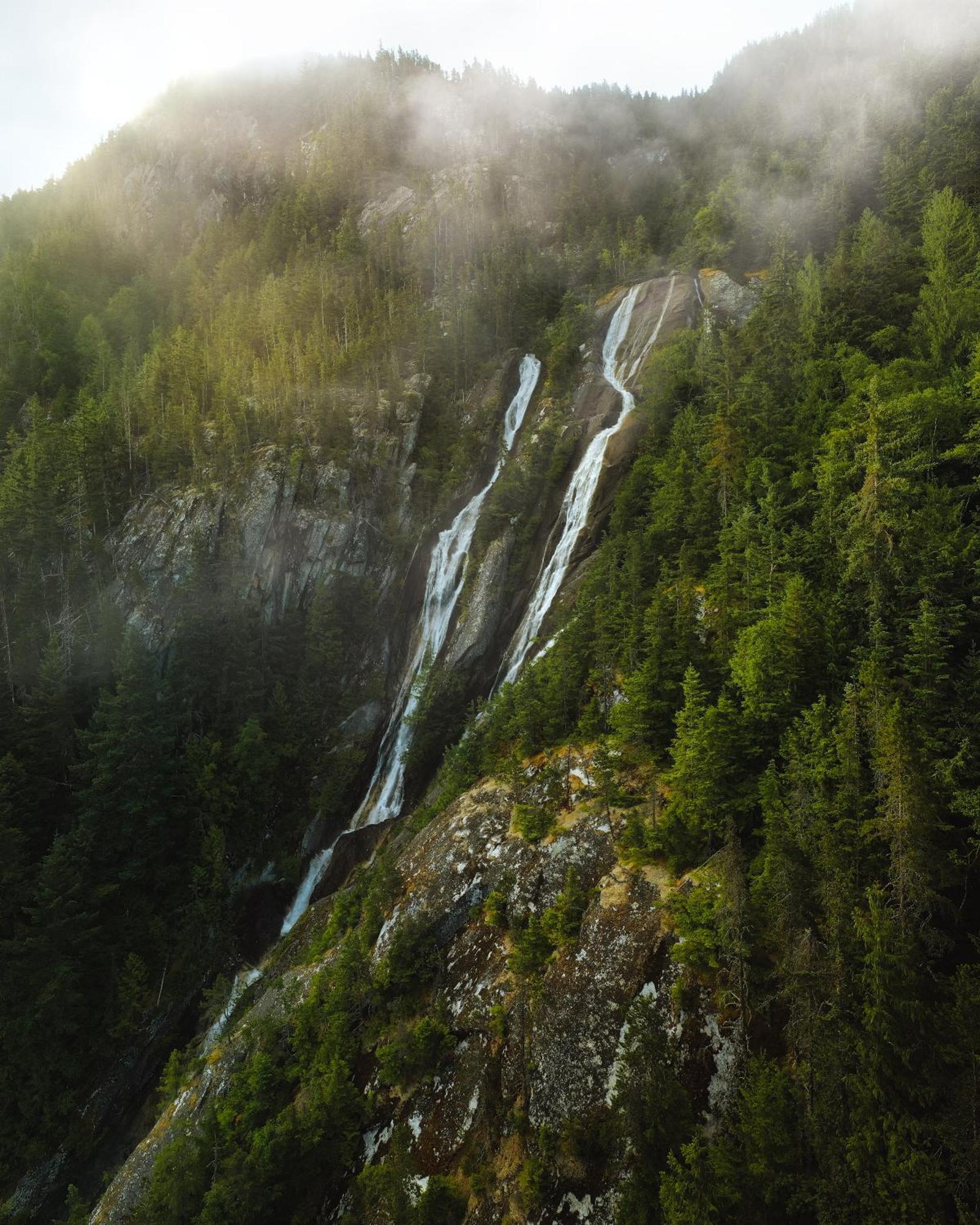 Bella Coola Grizzly Tours And Resort Hagensborg Exterior foto