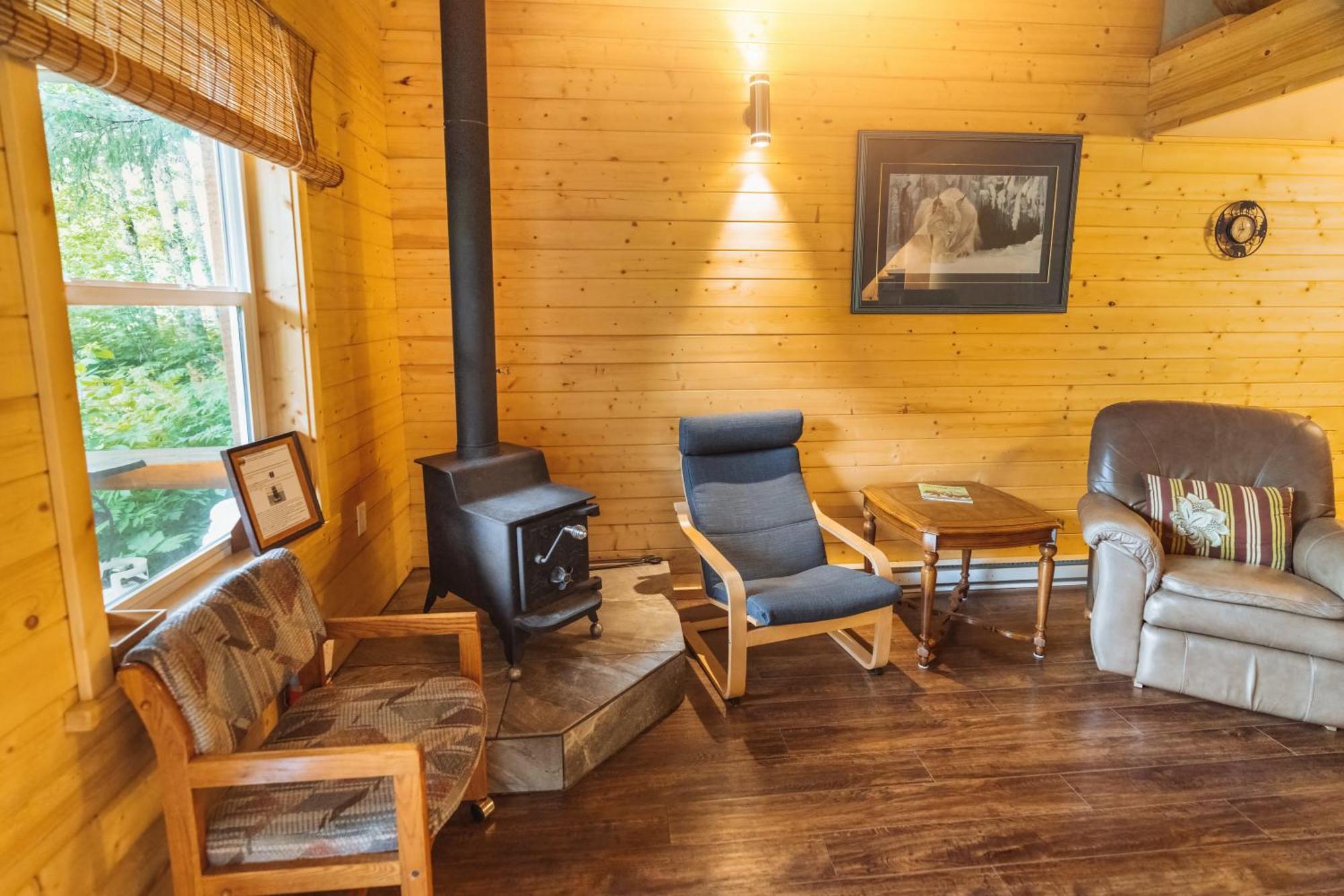 Bella Coola Grizzly Tours And Resort Hagensborg Exterior foto