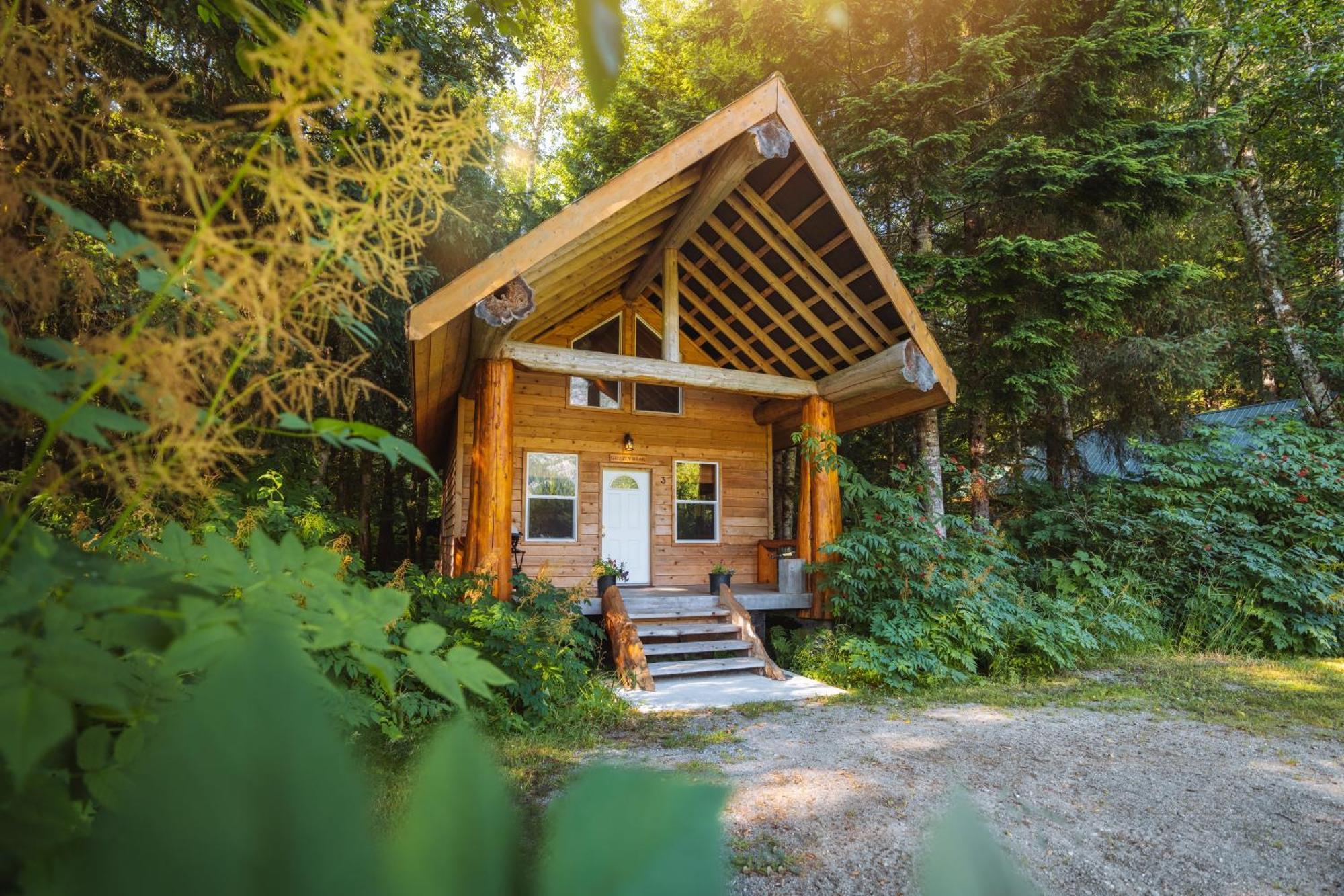 Bella Coola Grizzly Tours And Resort Hagensborg Exterior foto