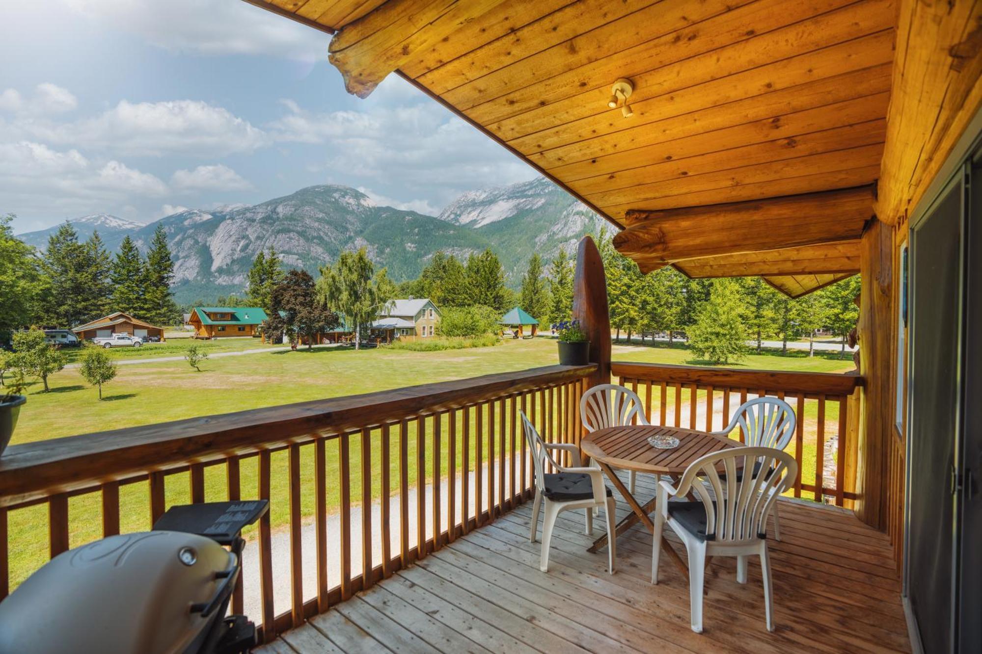 Bella Coola Grizzly Tours And Resort Hagensborg Exterior foto